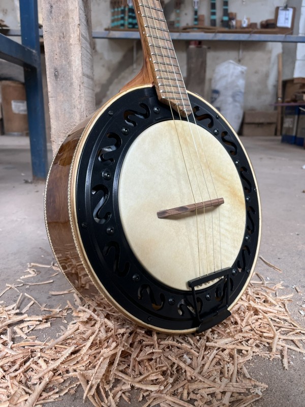 Banjo Modelo Natural Laminado de Imbuia - feito sob encomenda, 4 meses