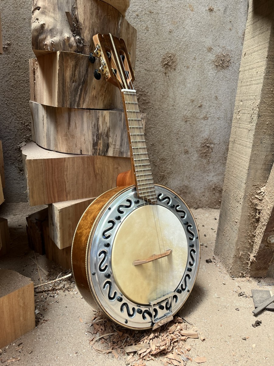 Banjo Modelo Natural Laminado de Imbuia - feito sob encomenda, 4 meses