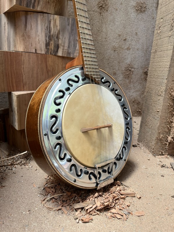 Banjo Modelo Natural Laminado de Imbuia - feito sob encomenda, 4 meses