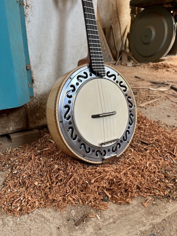 Banjo Modelo Premium de Faia Alemã - feito sob encomenda, 4 meses